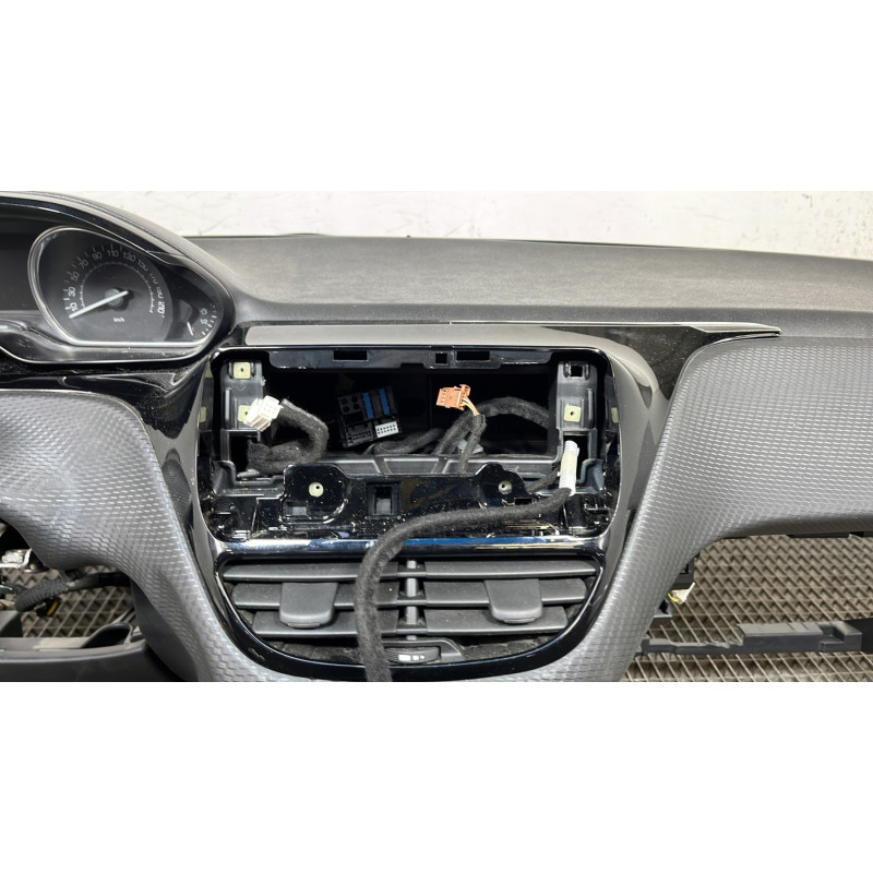 Planche de bord complete PEUGEOT 2008 1 Photo n°5