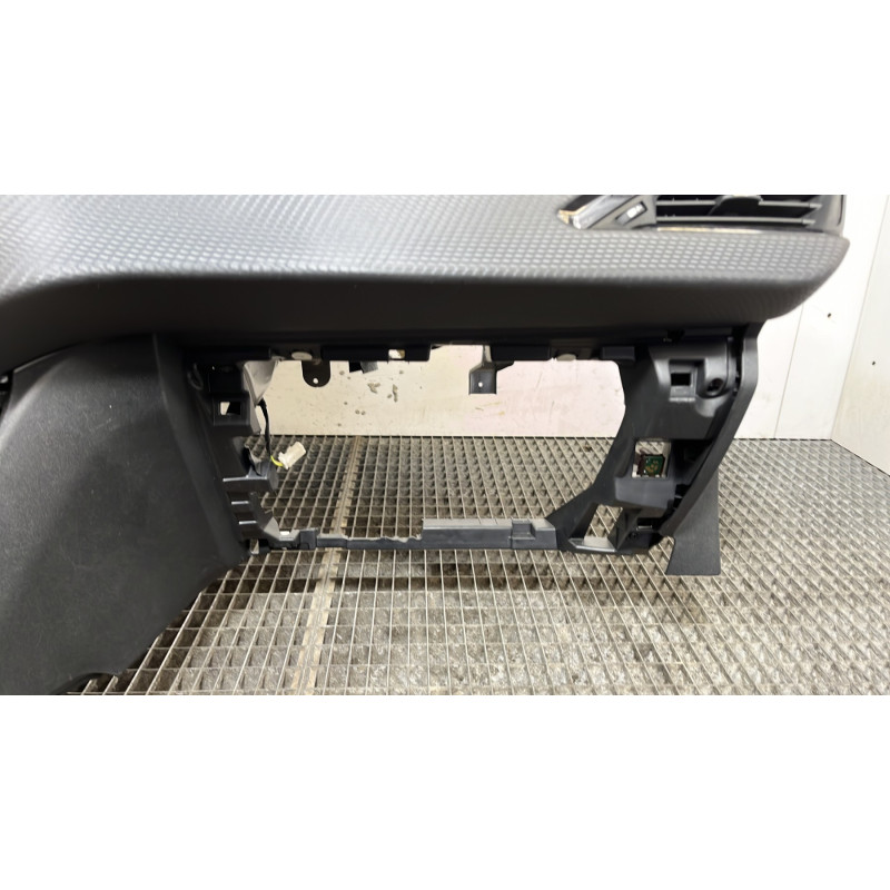 Planche de bord complete PEUGEOT 2008 1 Photo n°7