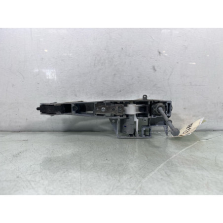 Poignee porte avant gauche PEUGEOT 5008 1