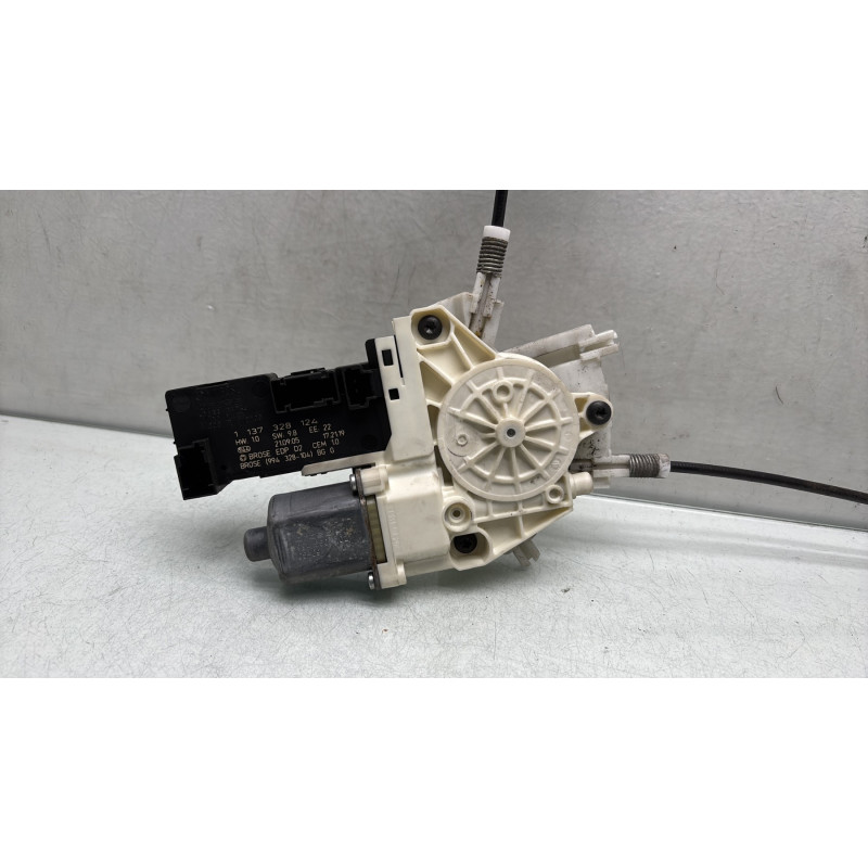 Leve vitre electrique avant gauche PEUGEOT 407 Photo n°7