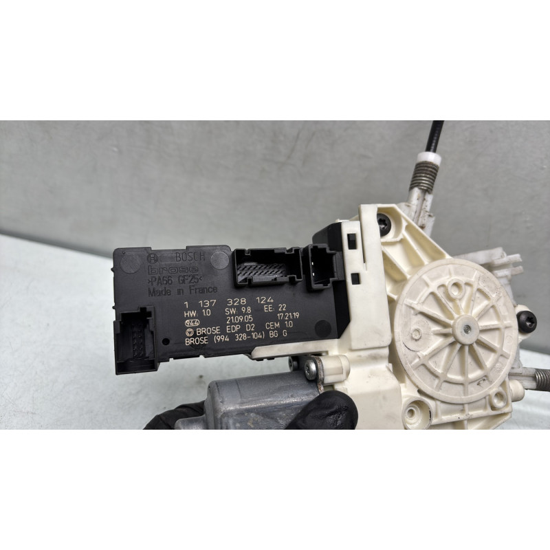 Leve vitre electrique avant gauche PEUGEOT 407 Photo n°8