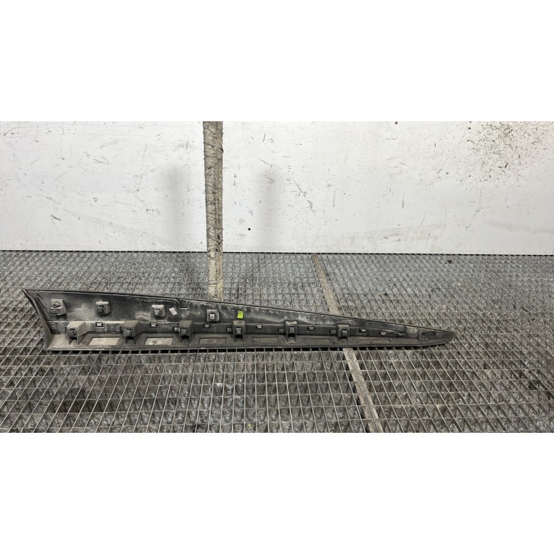 Baguette de porte avant gauche RENAULT CLIO 4 Photo n°4