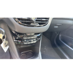 Facade autoradio PEUGEOT 208 1
