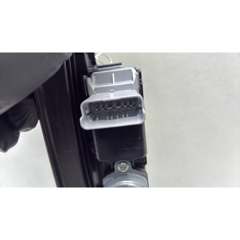 Leve vitre electrique arriere droit PEUGEOT 208 2 Photo n°3