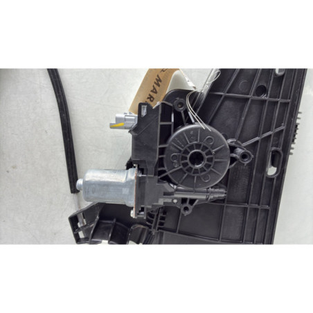 Leve vitre electrique avant droit PEUGEOT 208 2