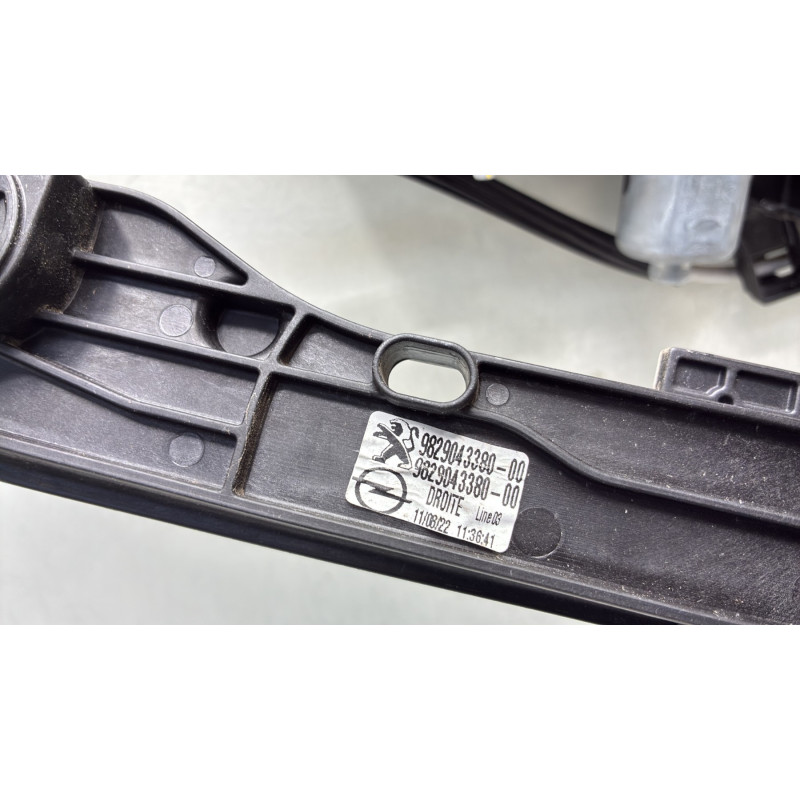 Leve vitre electrique avant droit PEUGEOT 208 2 Photo n°4