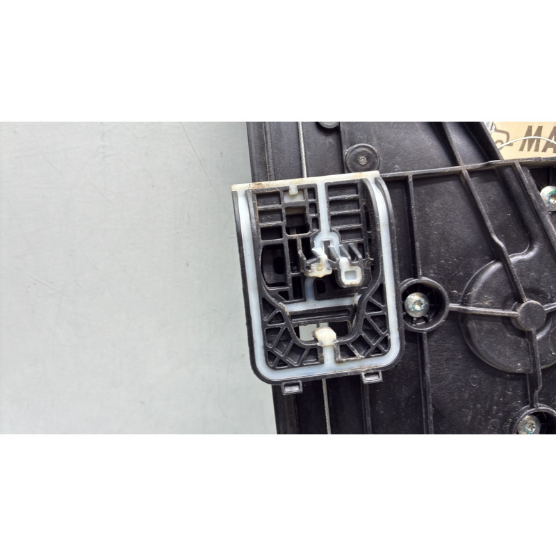 Leve vitre electrique avant droit PEUGEOT 208 2 Photo n°10