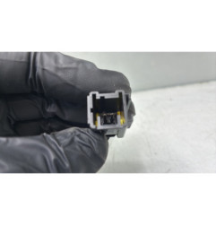 Attache ceinture avant gauche PEUGEOT 208 2
