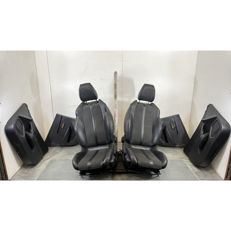 Interieur complet PEUGEOT 208 2 Photo n°1