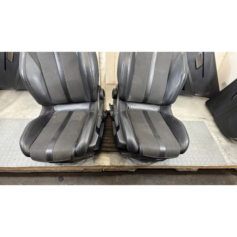 Interieur complet PEUGEOT 208 2 Photo n°4