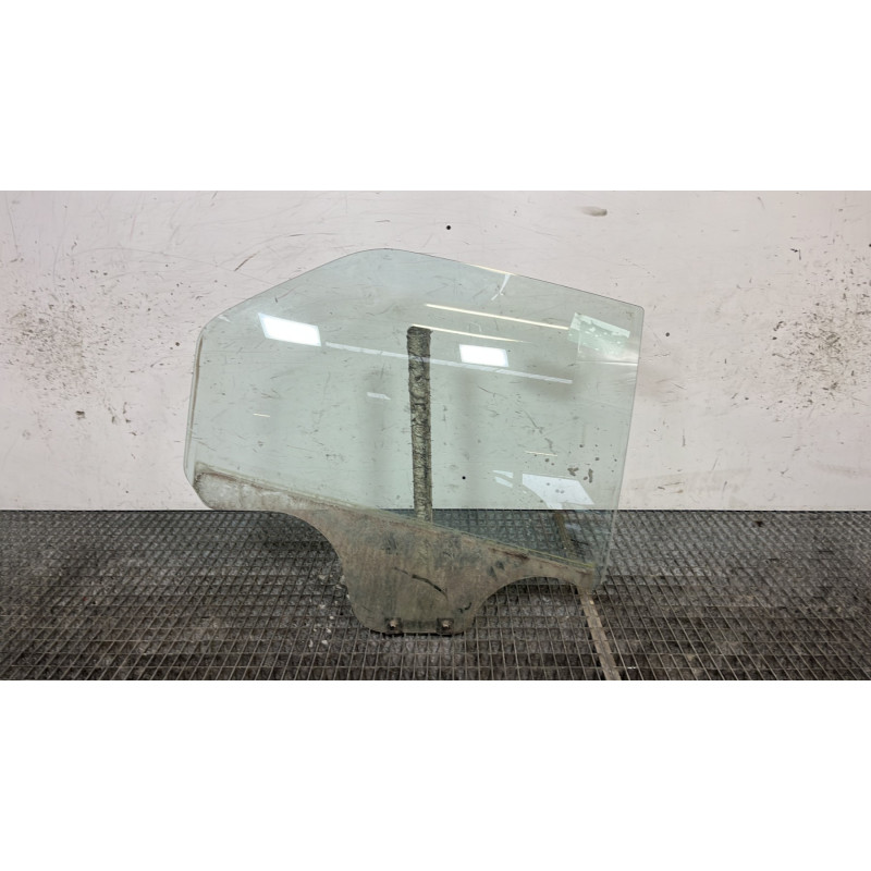Vitre arriere droit DACIA LOGAN 1 Photo n°1