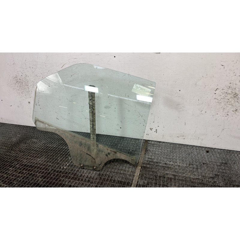 Vitre arriere droit DACIA LOGAN 1 Photo n°3