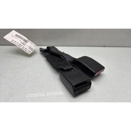 Attache ceinture arriere centrale DACIA SANDERO 1