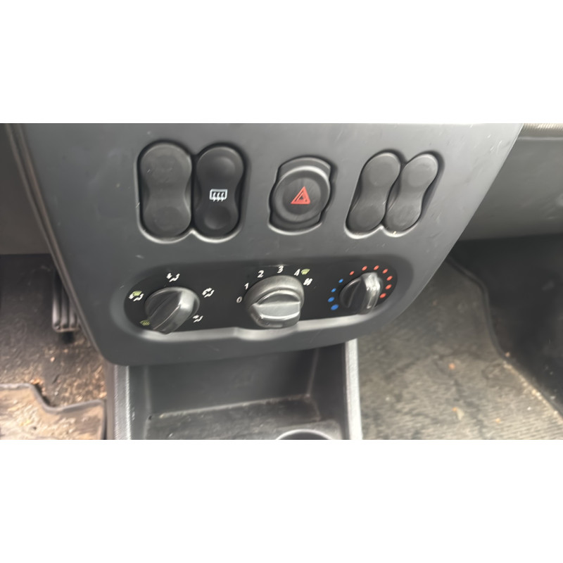 Attache ceinture arriere centrale DACIA SANDERO 1 Photo n°20