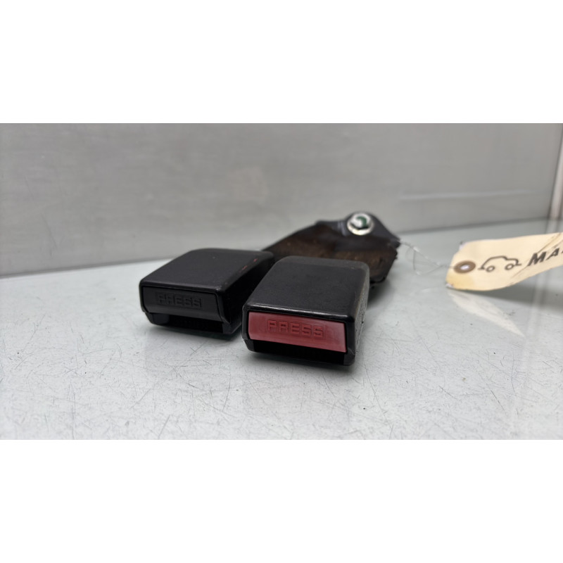 Attache ceinture arriere droit DACIA SANDERO 1 Photo n°1