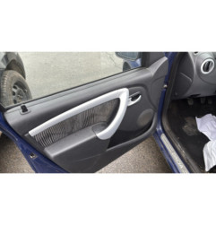 Attache ceinture arriere gauche DACIA SANDERO 1