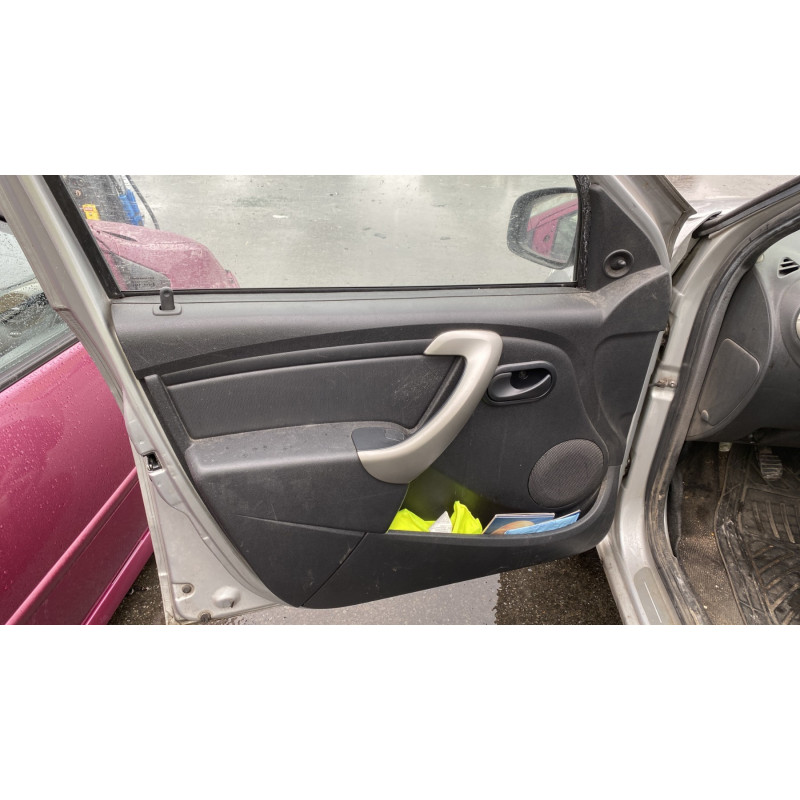 Vitre avant droit DACIA SANDERO 1 Photo n°13