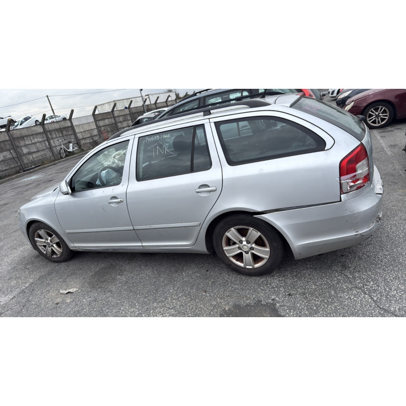 Bloc ABS (freins anti-blocage) SKODA OCTAVIA 2 Photo n°9