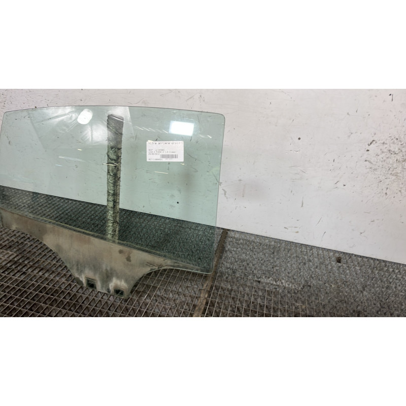Vitre arriere droit SEAT LEON 2 Photo n°3