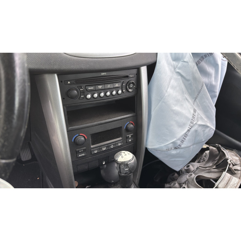 Attache ceinture arriere droit PEUGEOT 207 Photo n°20