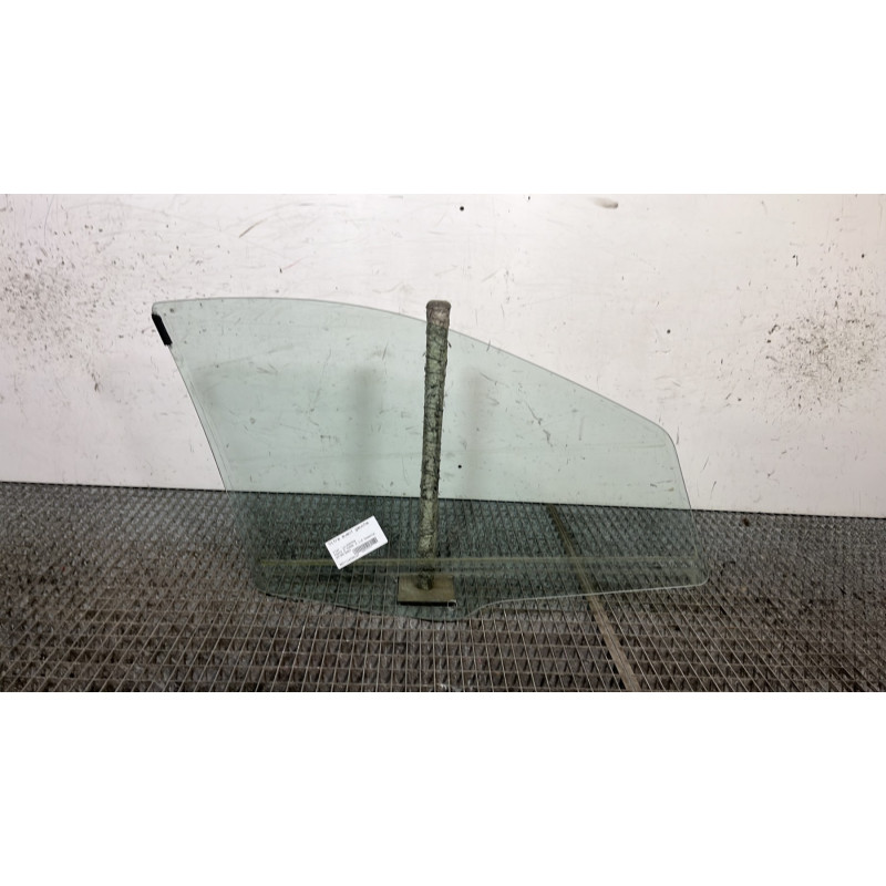 Vitre avant gauche FIAT PUNTO 2 Photo n°4