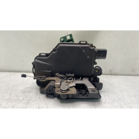 Serrure arriere droit VOLKSWAGEN GOLF 4 Photo n°1