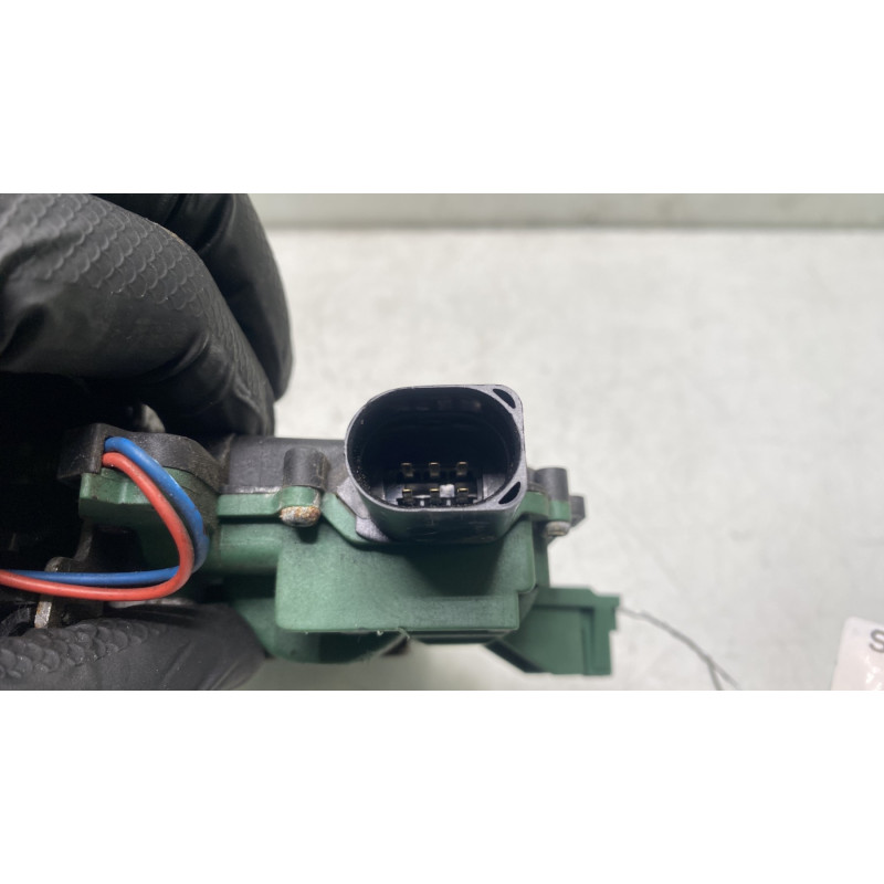 Serrure arriere droit VOLKSWAGEN GOLF 4 Photo n°4