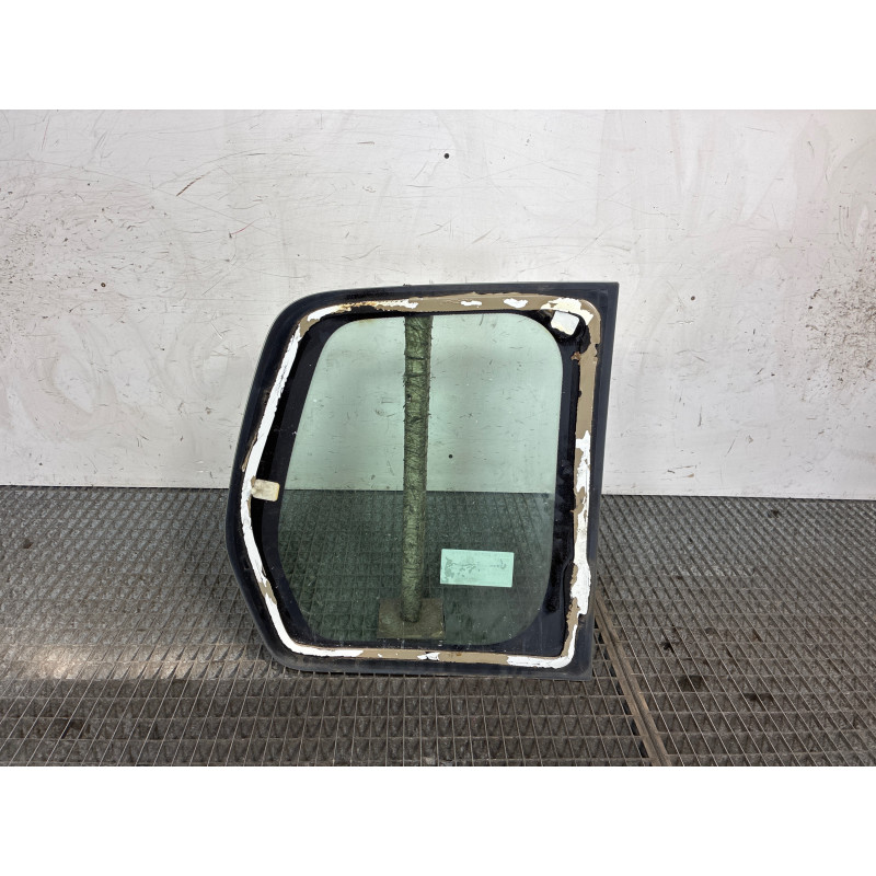 Vitre porte coffre droit CITROEN BERLINGO 2 Photo n°2