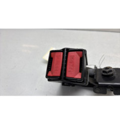 Attache ceinture arriere droit RENAULT CLIO 2