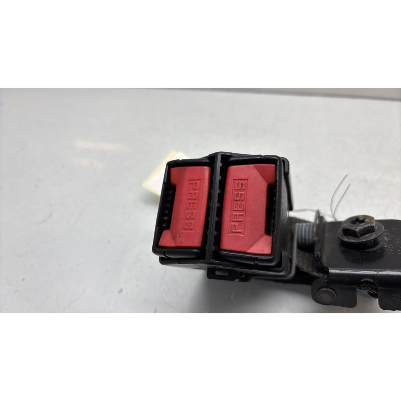 Attache ceinture arriere droit RENAULT CLIO 2 Photo n°3