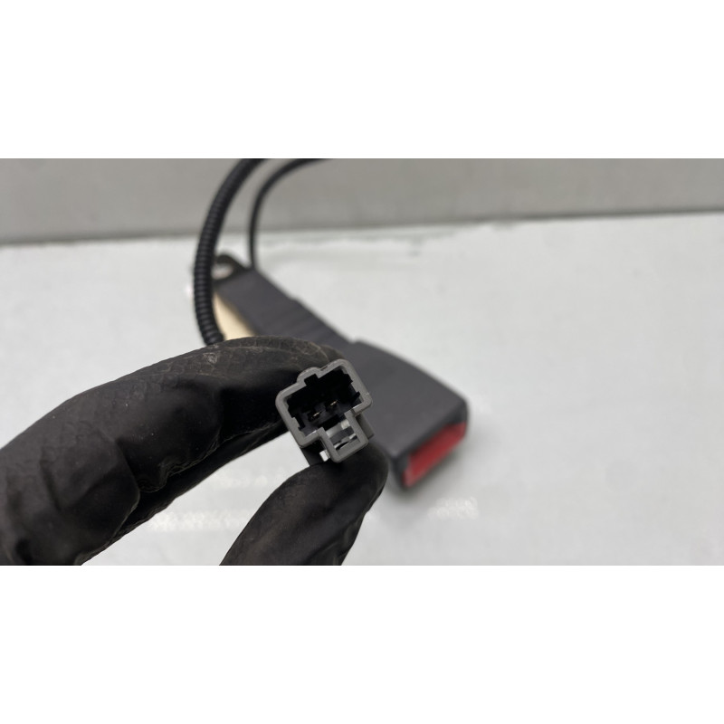 Attache ceinture avant gauche KIA RIO 2 Photo n°3