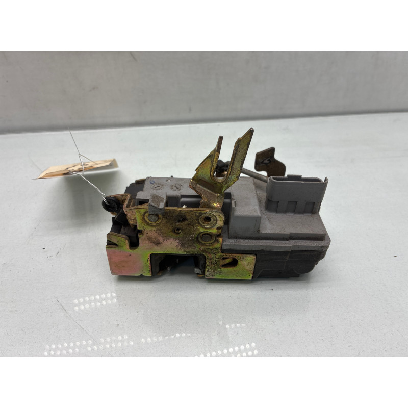 Serrure avant droit CITROEN XSARA Photo n°4