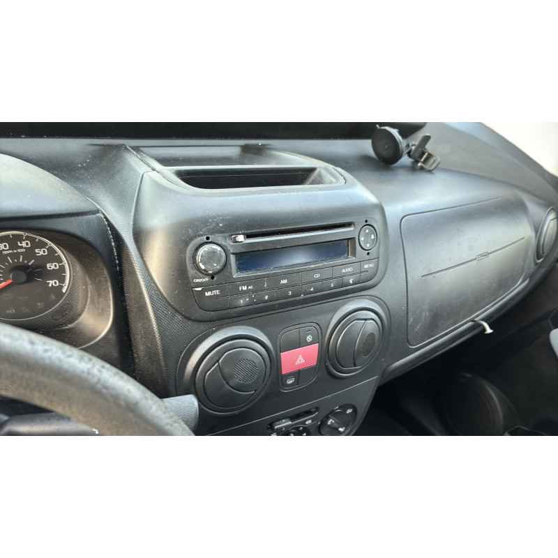 Retroviseur interieur PEUGEOT BIPPER Photo n°17