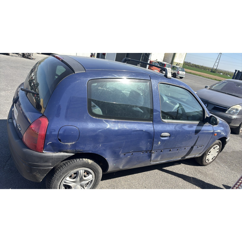 Pare choc avant RENAULT CLIO 2 Photo n°15