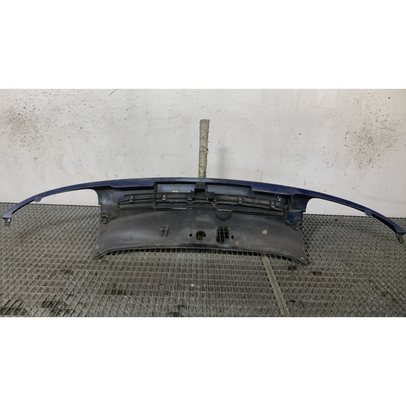Calandre RENAULT CLIO 2 Photo n°4