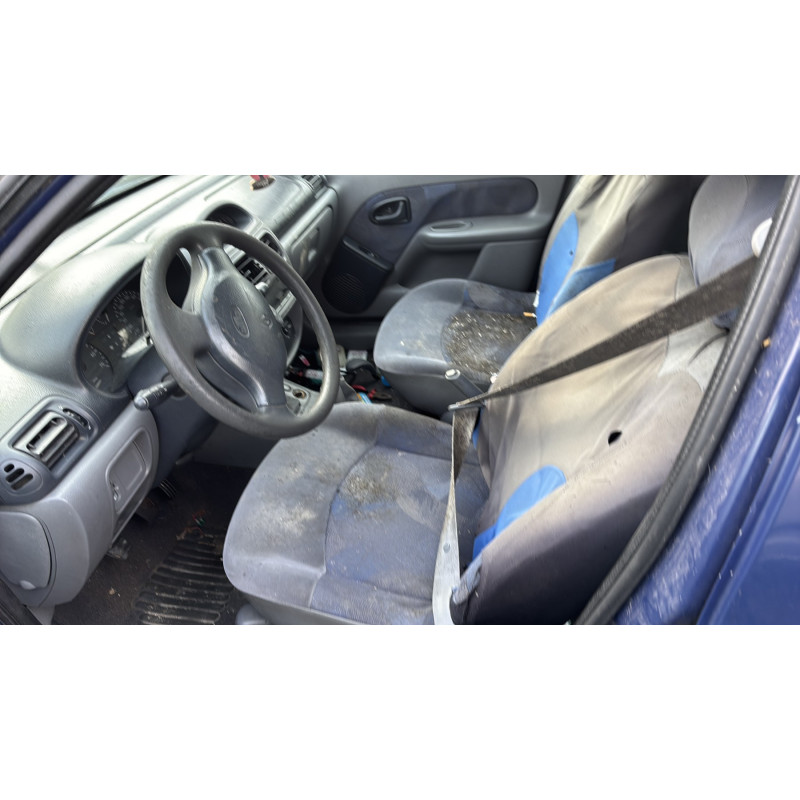 Calandre RENAULT CLIO 2 Photo n°17