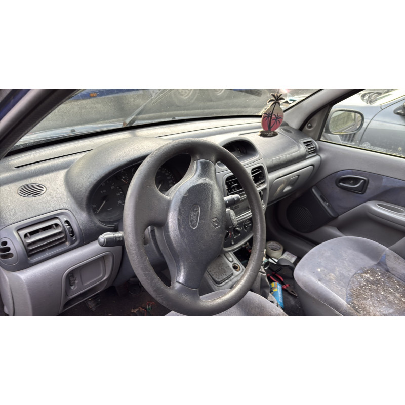 Calandre RENAULT CLIO 2 Photo n°19