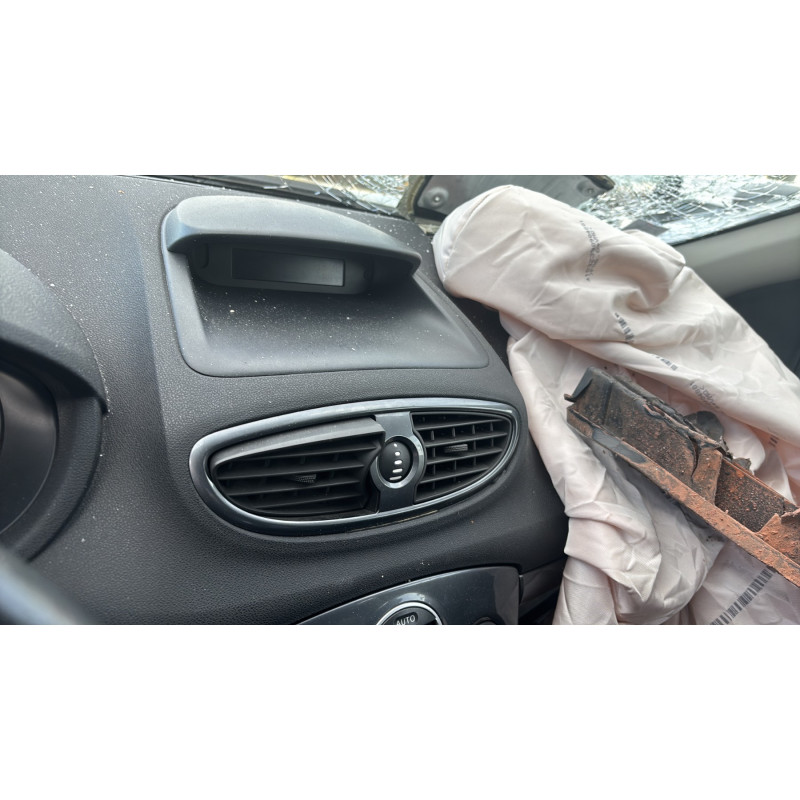 Feu arriere principal gauche (feux) RENAULT CLIO 3 Photo n°20