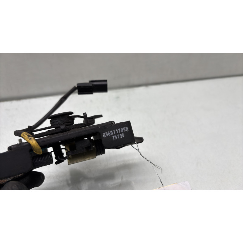 Fermeture de capot RENAULT CLIO 4 Photo n°4