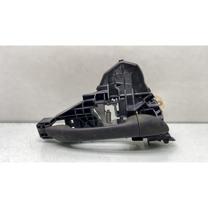 Poignee porte avant droit MERCEDES CLASSE B 245 Photo n°1
