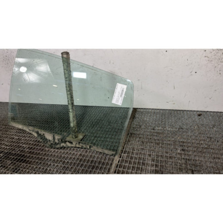Vitre arriere gauche MERCEDES CLASSE B 245
