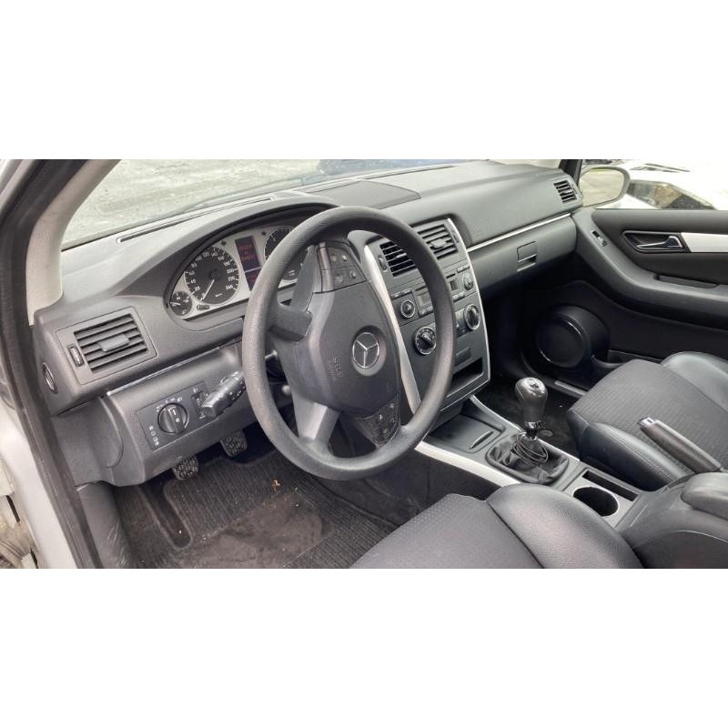 Vitre arriere gauche MERCEDES CLASSE B 245 Photo n°9