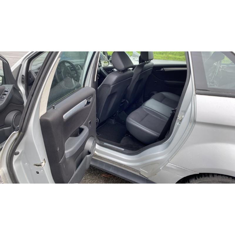 Vitre arriere gauche MERCEDES CLASSE B 245 Photo n°14