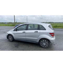 Vitre avant droit MERCEDES CLASSE B 245