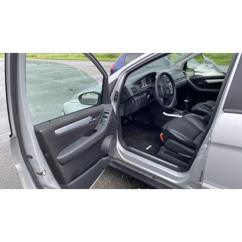 Vitre avant droit MERCEDES CLASSE B 245 Photo n°20