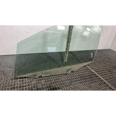 Vitre avant gauche MERCEDES CLASSE B 245