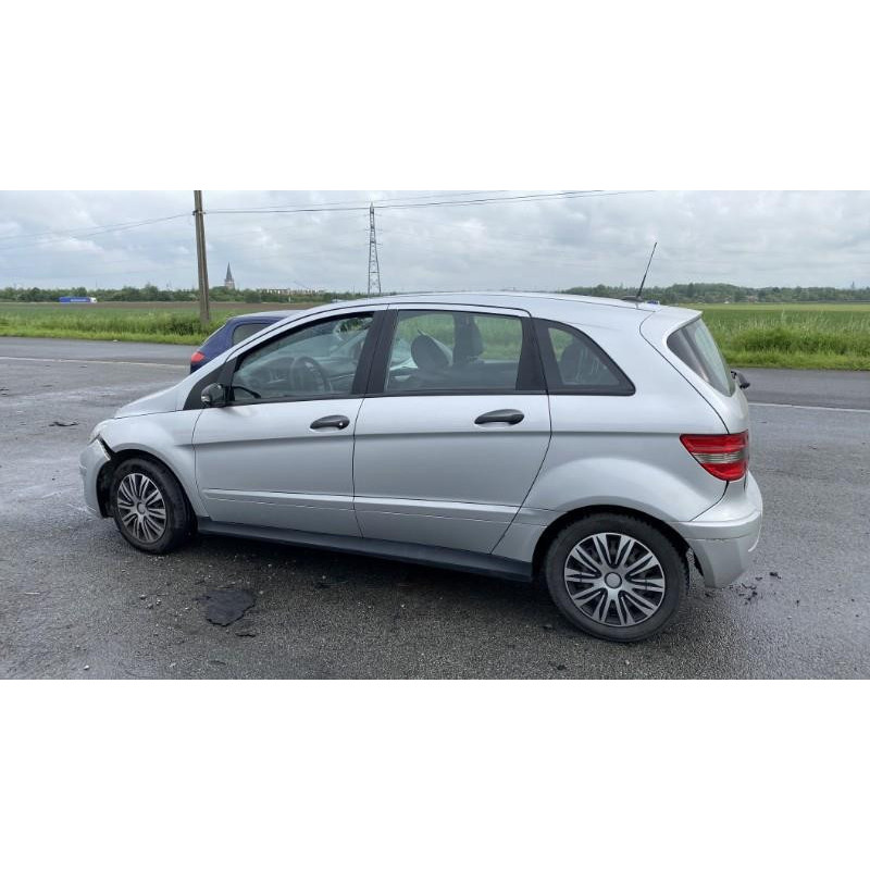 Vitre avant gauche MERCEDES CLASSE B 245 Photo n°12