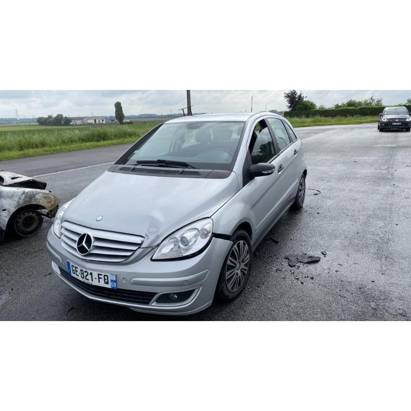 Vitre avant gauche MERCEDES CLASSE B 245 Photo n°13