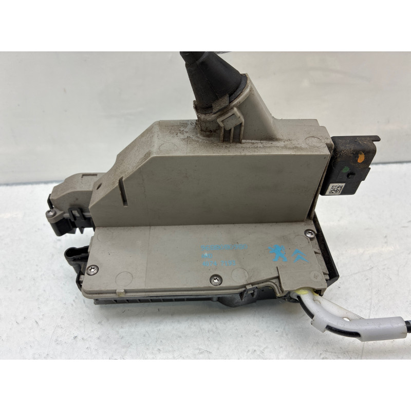 Serrure arriere droit PEUGEOT 208 1 Photo n°4