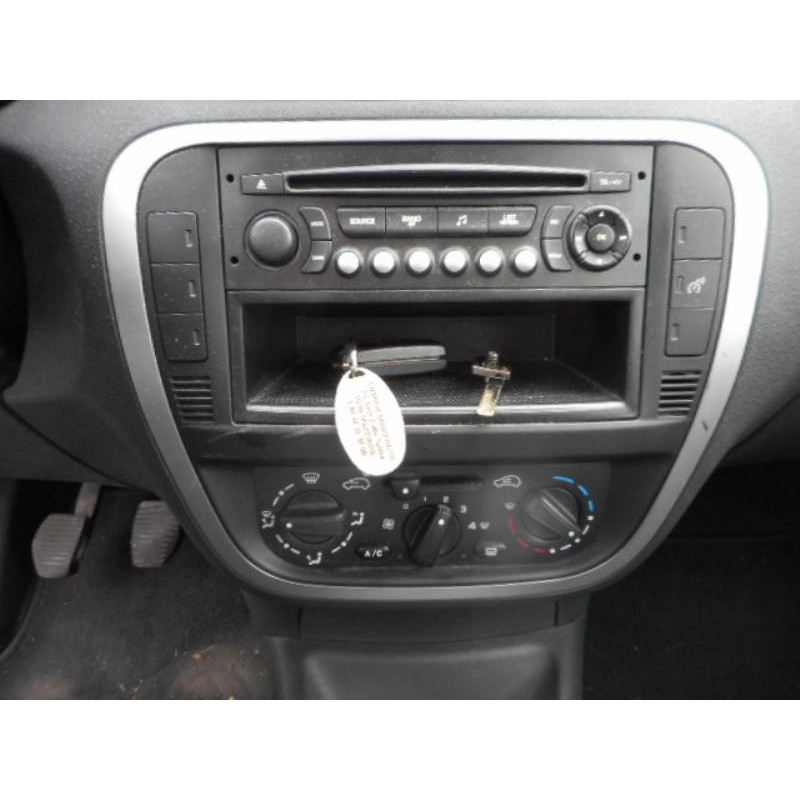 Porte avant droit CITROEN C3 1 Photo n°13